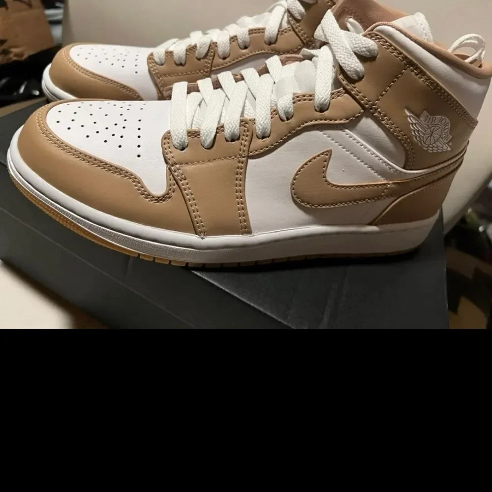 Nike Air Jordan 1 Mid Hemp Tan Gum White Mens Size 8.5 554724-271